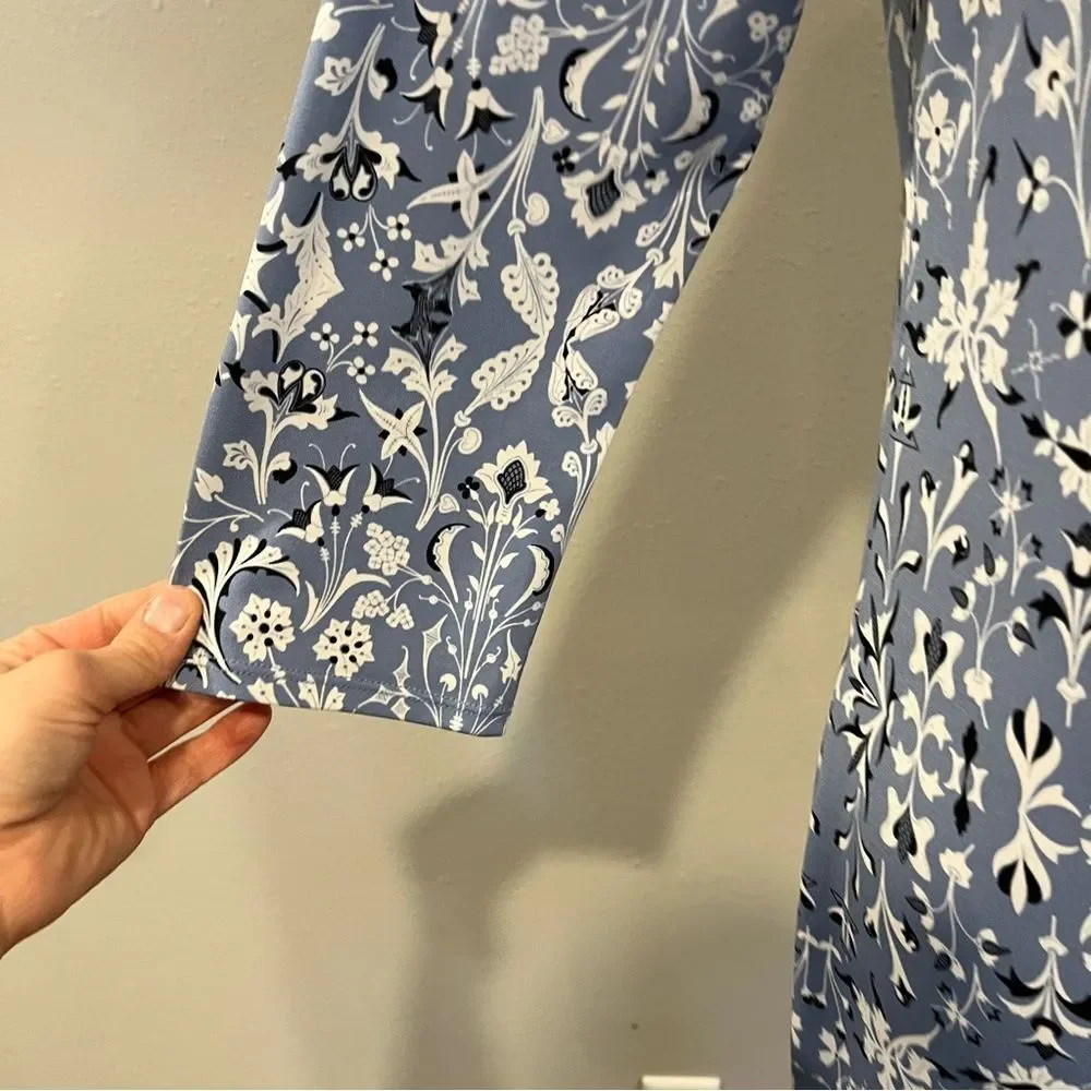Pale blue and White‎ Long Sleeve stretchy mini Dress size large